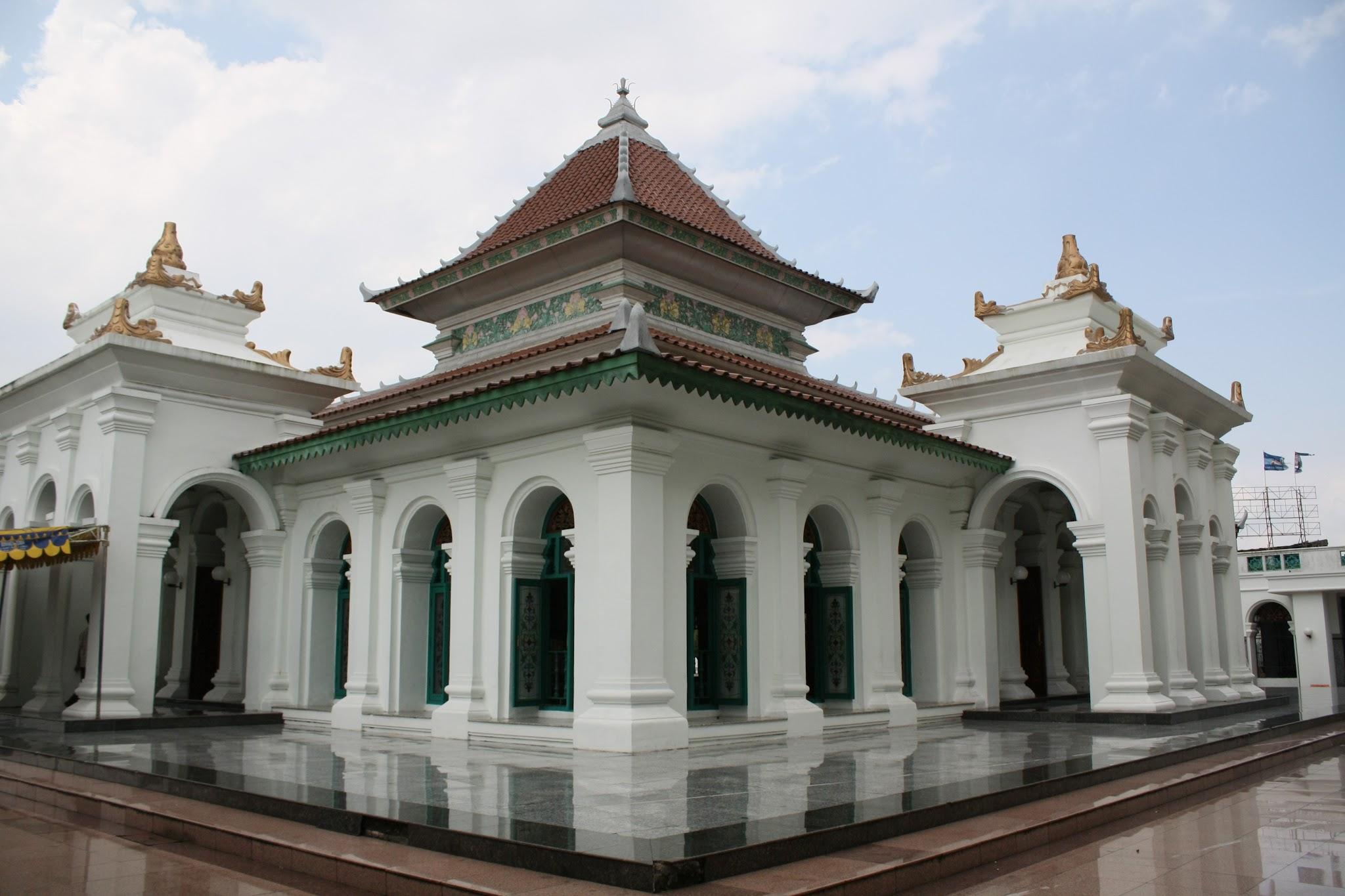 Masjid Agung Sunan Ampel