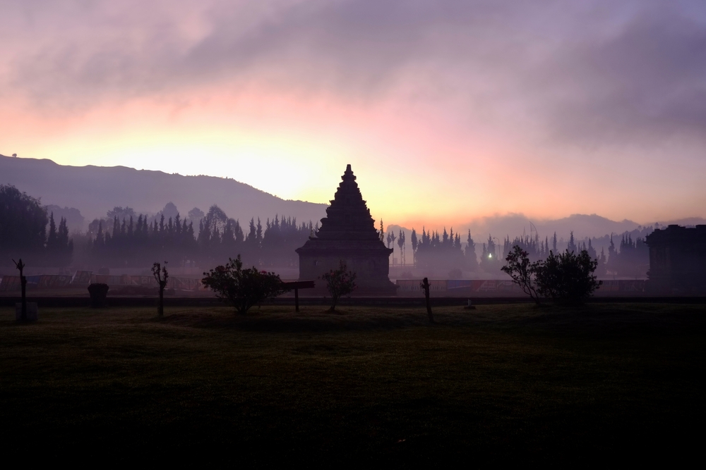 Dataran Tinggi Dieng: Daya Tarik, 5 Lokasi Wisata Sekitar Kawasan Dieng, dan Tips Berwisata di Dataran Tinggi Dieng
