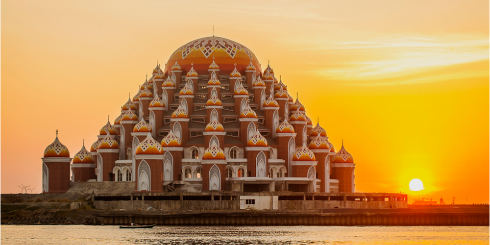 hero image for travel ideas detail