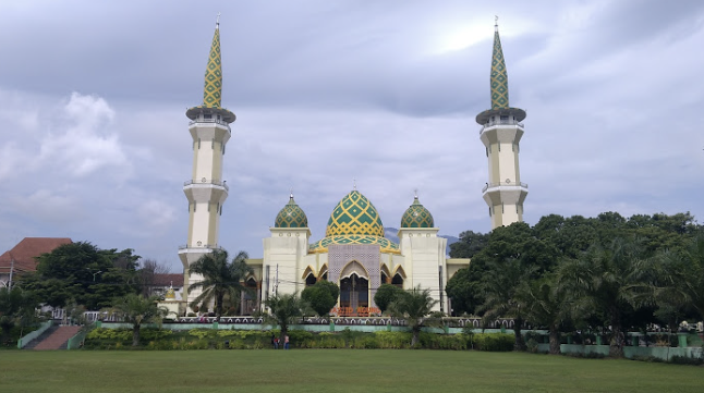 Masjid Agung Praya