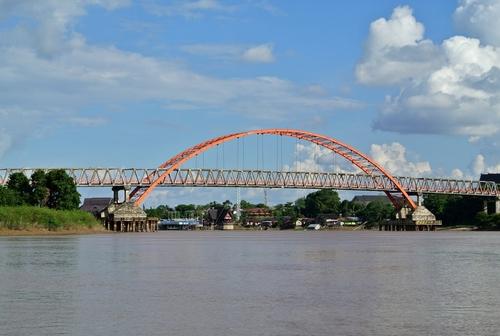 Menelusuri Keindahan Sungai Kahayan di Kalimantan Tengah
