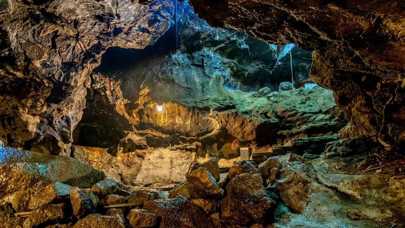 7 Goa Eksotis yang Perlu ada di Bucket List!