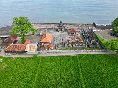 Pantai Penimbangan Barat Pura