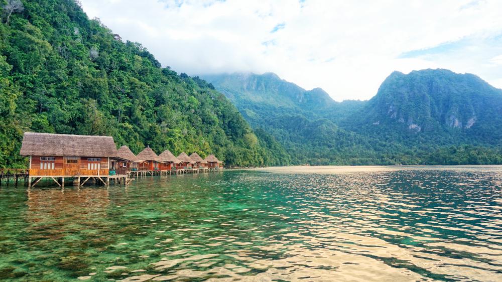 Pantai Ora: Surga Rahasia di Timur Indonesia 