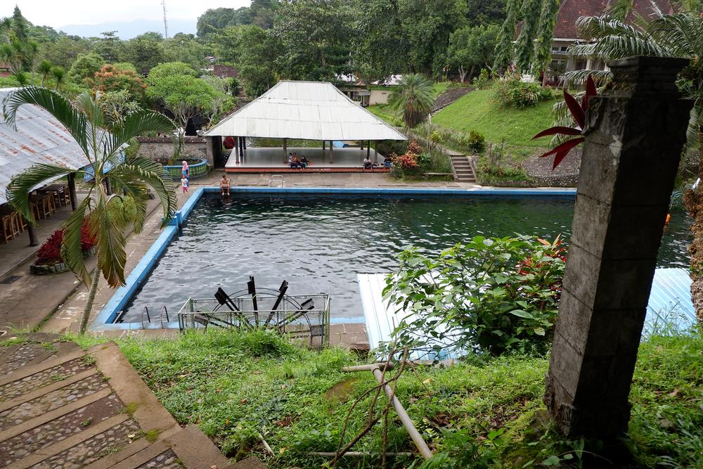 Taman Suranadi Lombok, Wisata Alam dan Spiritual