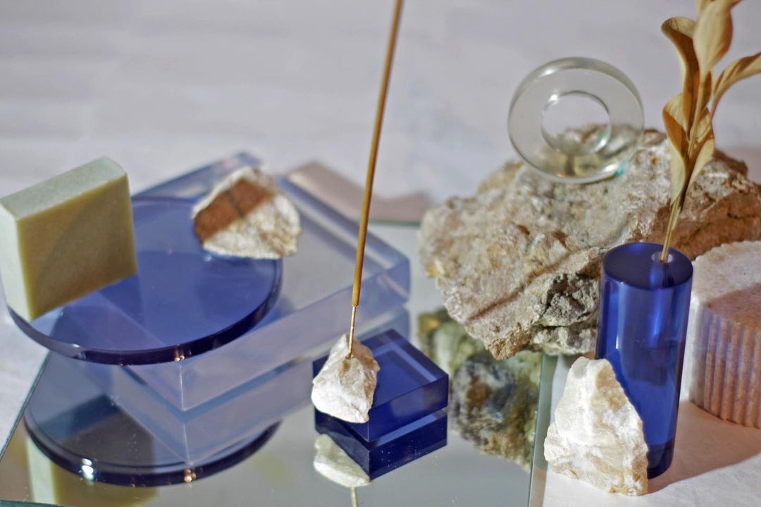 Membuat tampilan meja estetik dengan produk UMA Design