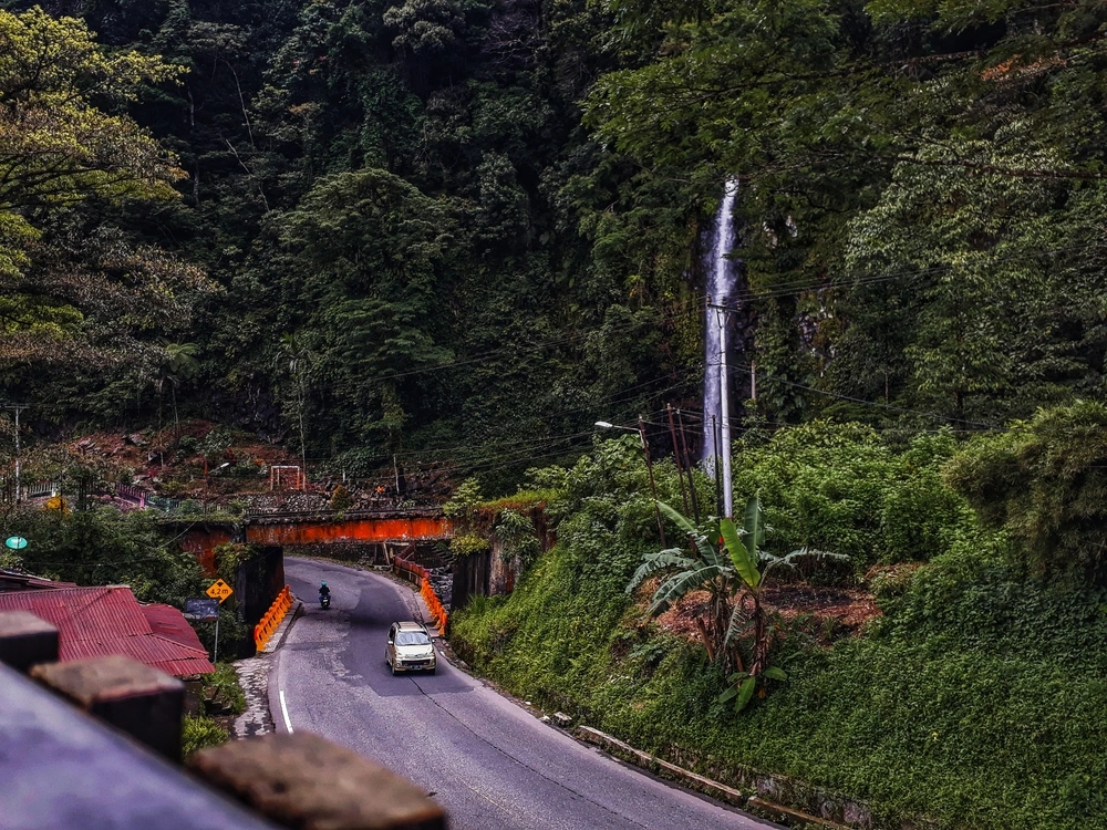 Air Terjun Lembah Anai - Indonesia Travel