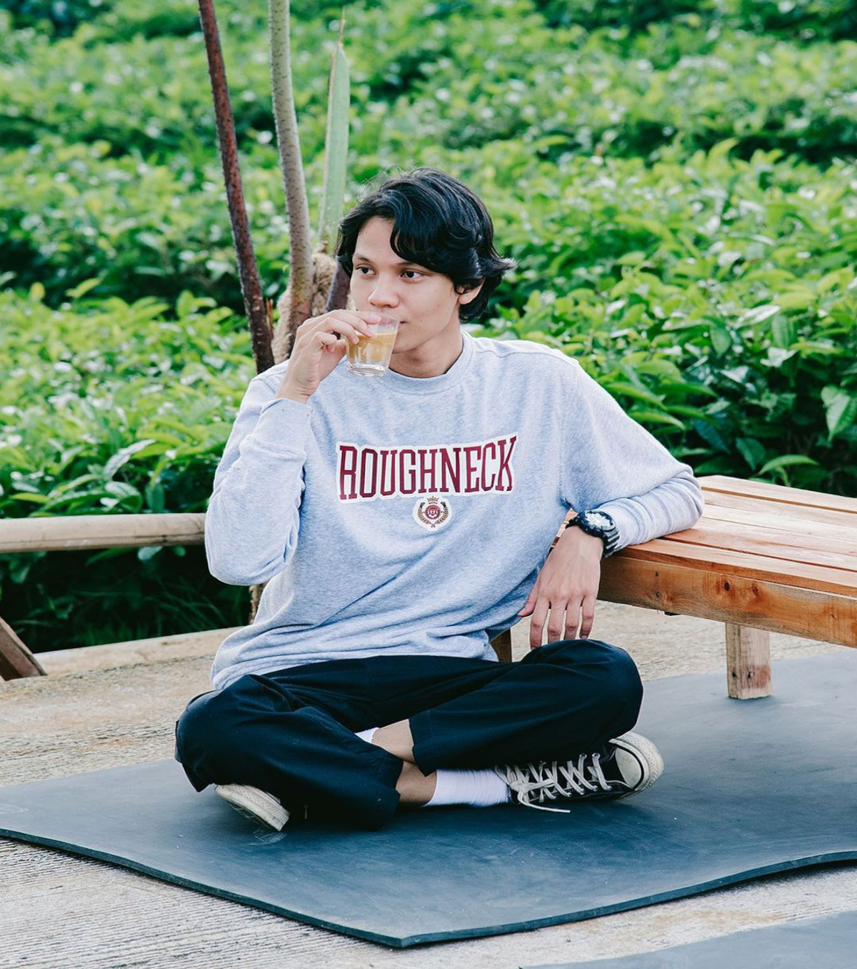 Sweater khusus pria dari Roughneck 1991 untuk bersantai