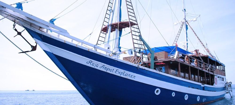 Adventure Sailing the Komodo Islands