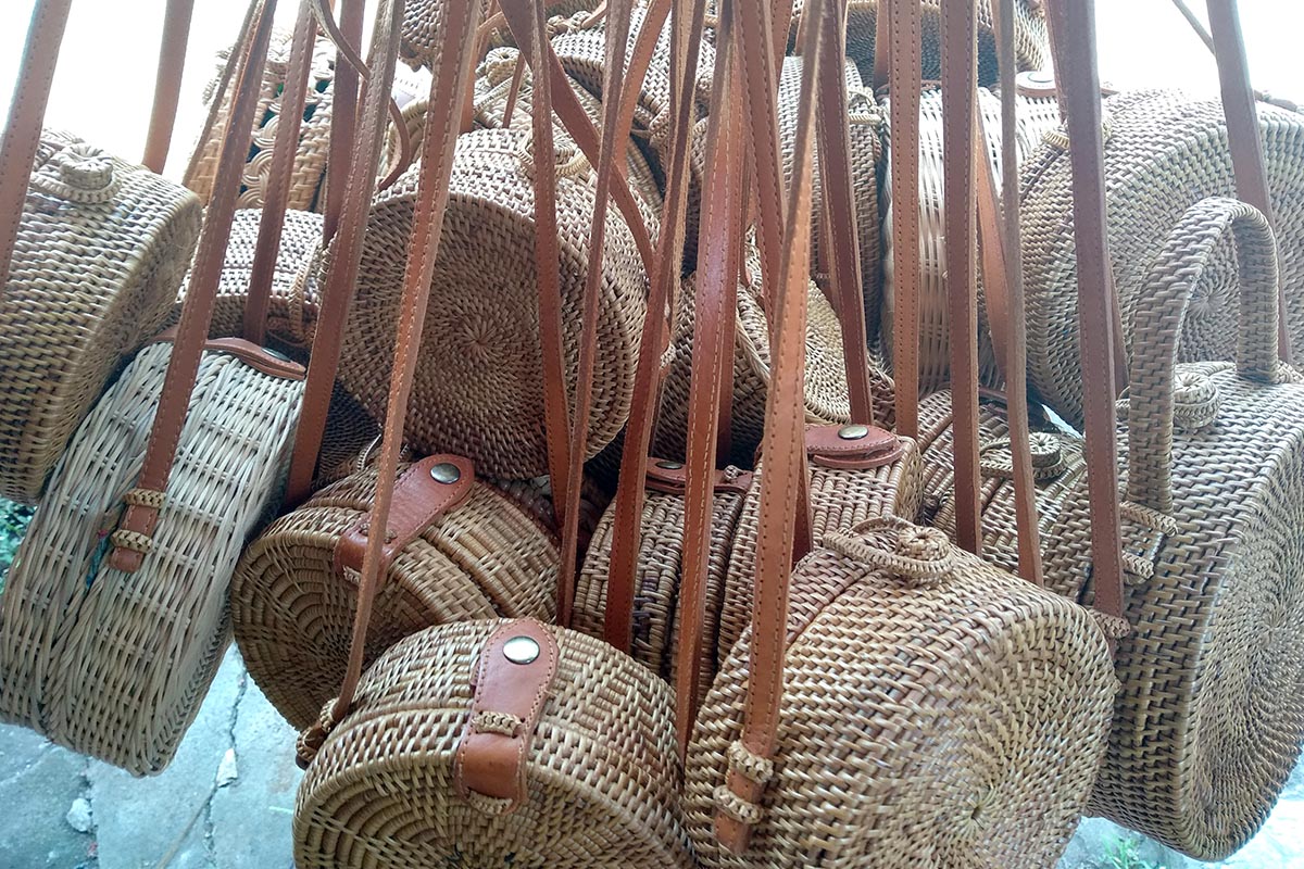 Kerajinan berbahan rotan yang menjadi daya tarik Penglipuran