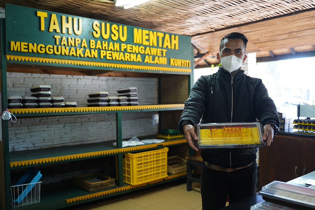 Oleh-oleh khas Bandung, Tahu Susu Lembang