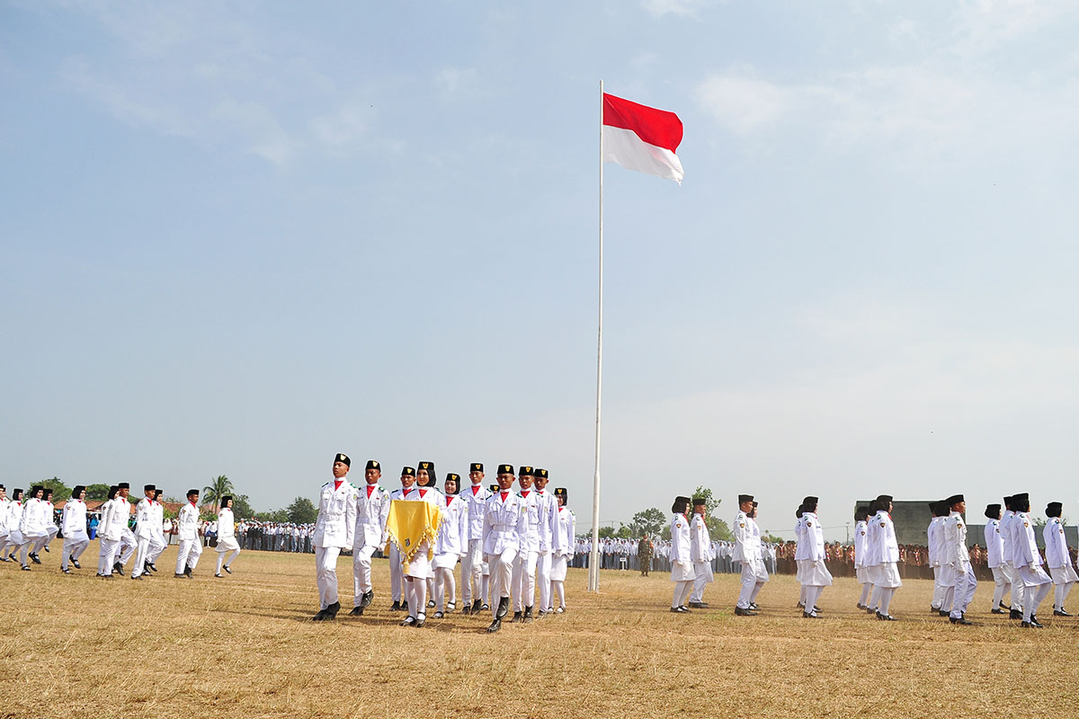 Upacara bendera bersama paskibra