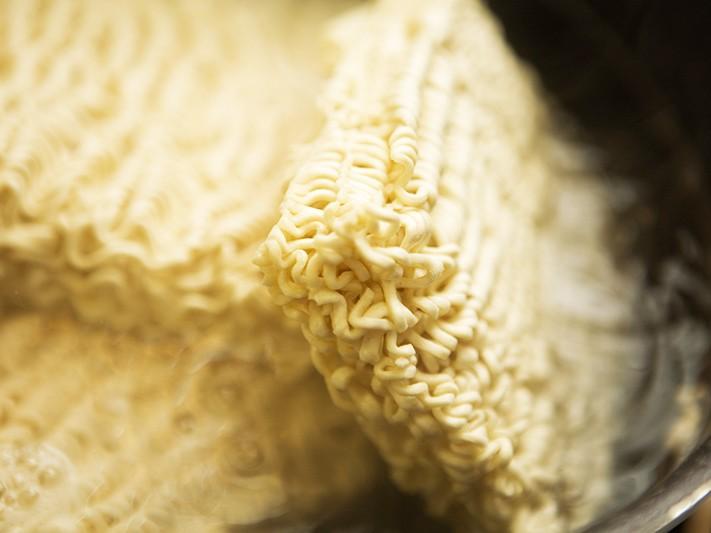 “INDOMIE”牌方便面: 印尼人的生活必備品