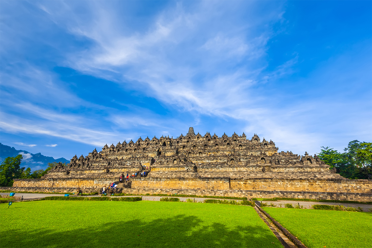 5 Backpacking Trip Ideas that You must Experience in Indonesia