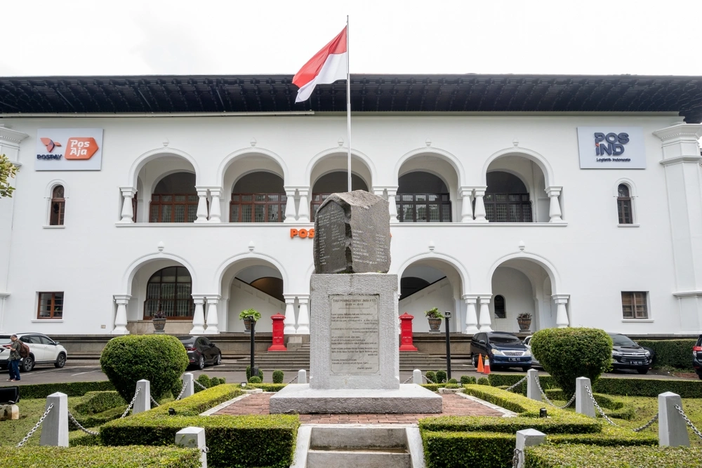 Tempat bersejarah di Bandung Museum Pos Indonesia - Indonesia Travel