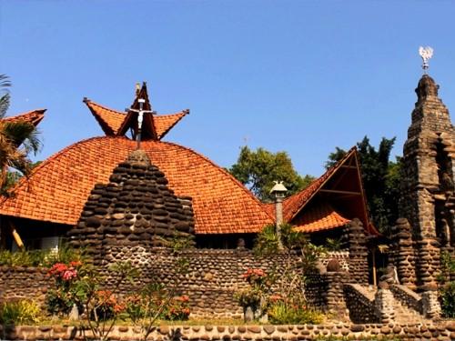 خمسة كنائس رائعة في إندونيسيا