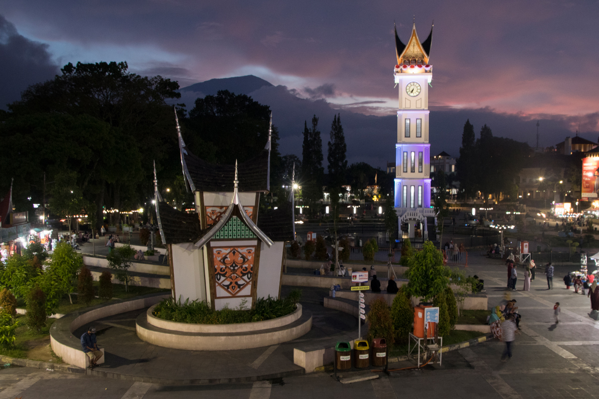 3 Hal yang Wajib Dilakukan saat Wisata di Jam Gadang Bukittinggi
