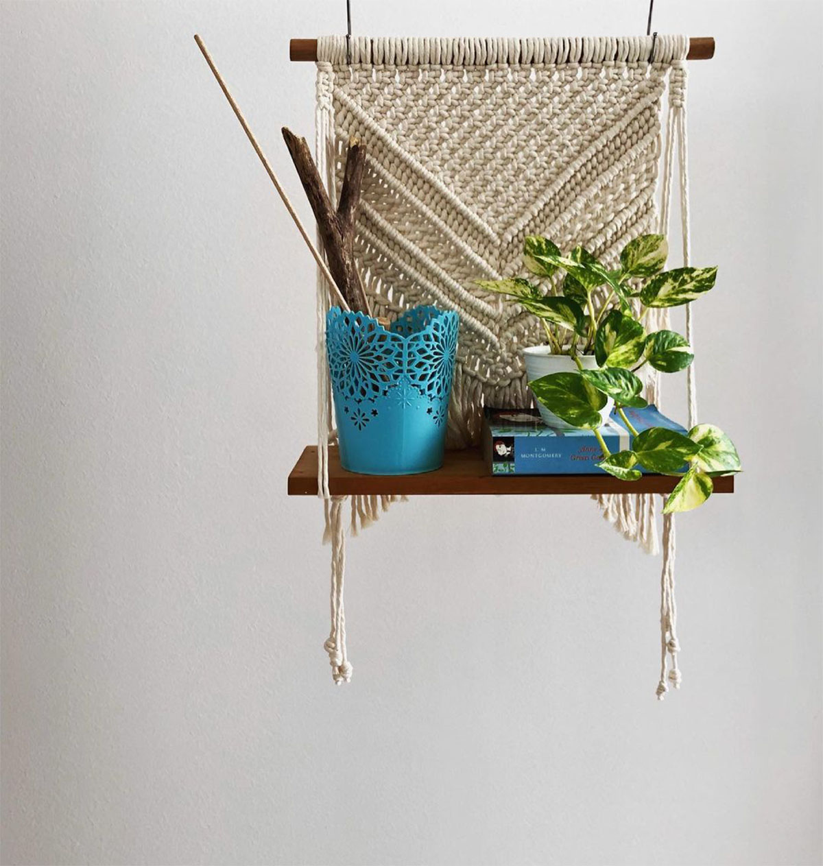 hiasan rajut pemanis dinding milik Lohos Macrame