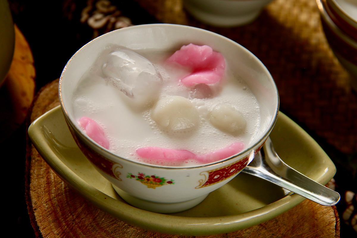 Takjil segar es pleret dari Blitar, Jawa Timur