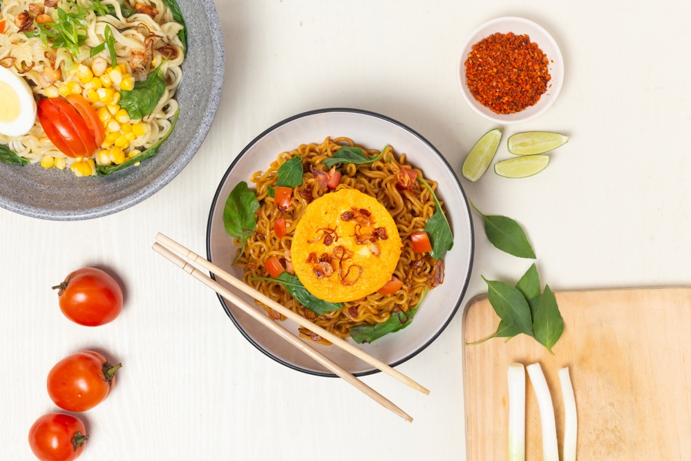 indomie goreng telur sayuran - indonesia travel