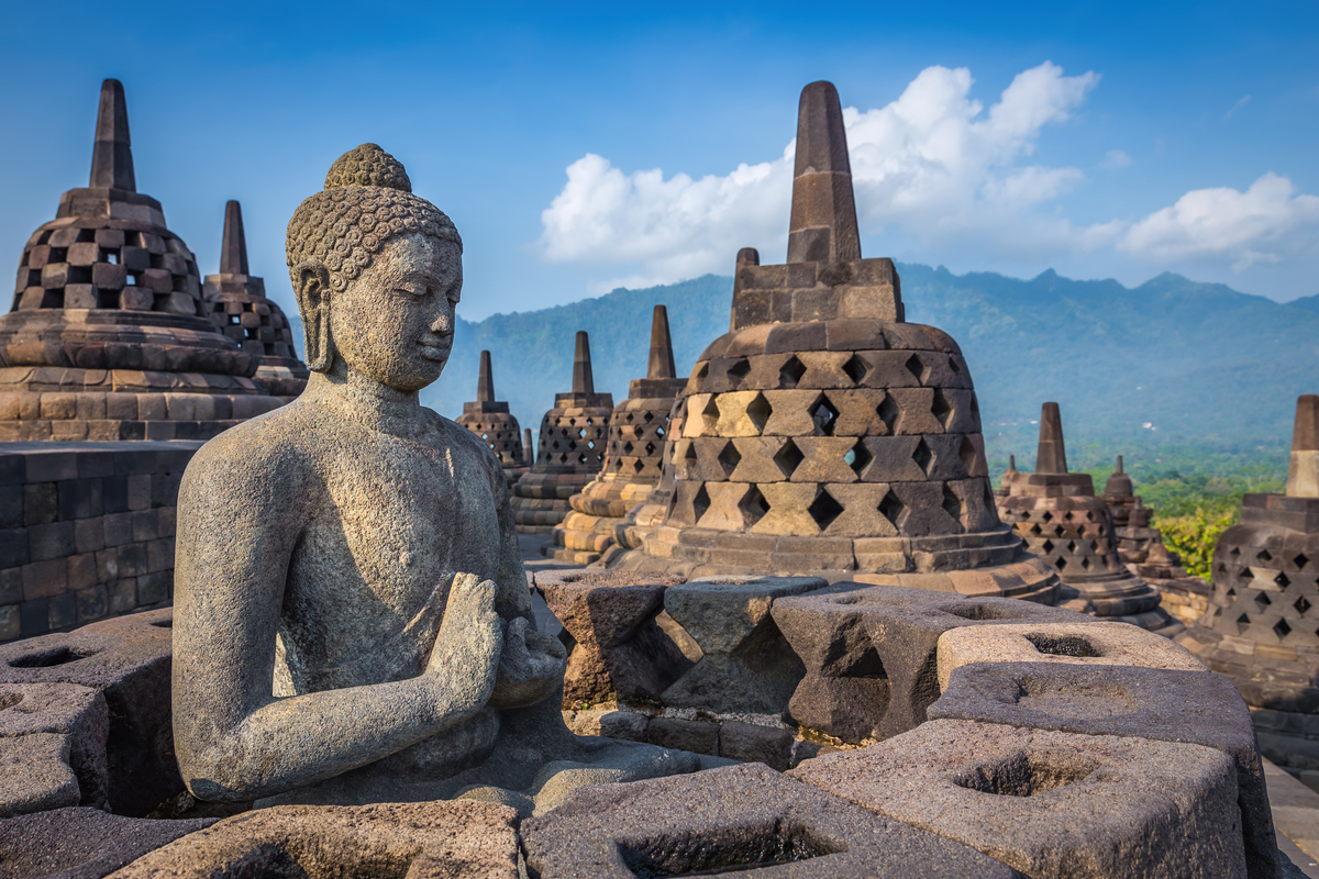Jejeran arca di Candi Borobudur, Magelang, Jawa Tengah