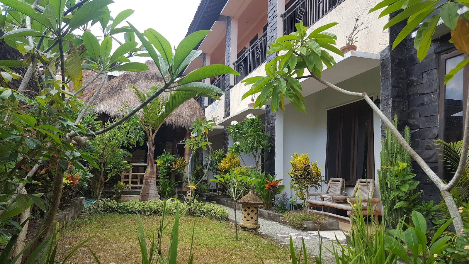 Explore Authentic Stays: Alternative Accommodations Around Mandalika Circuit
