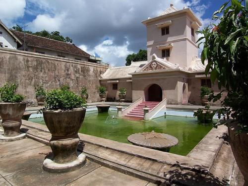 Explore Yogyakarta and Central Java – Obama Style!