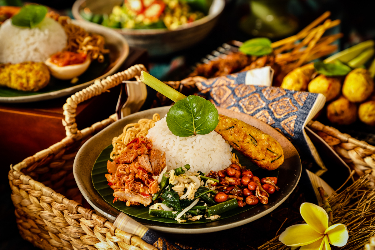Nasi Campur Khas Bali yang Legendaris 