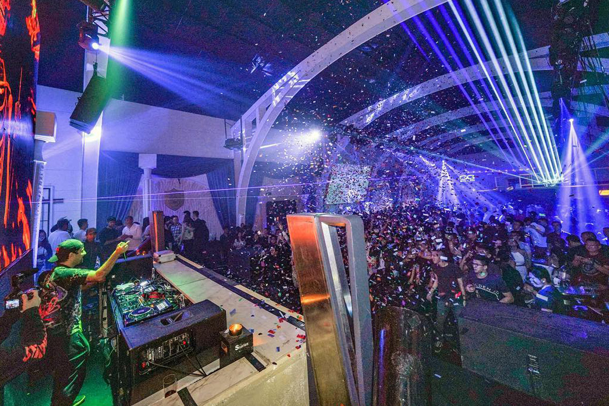 Enjoy Your Night with These 13 Hype Bars in Jakarta