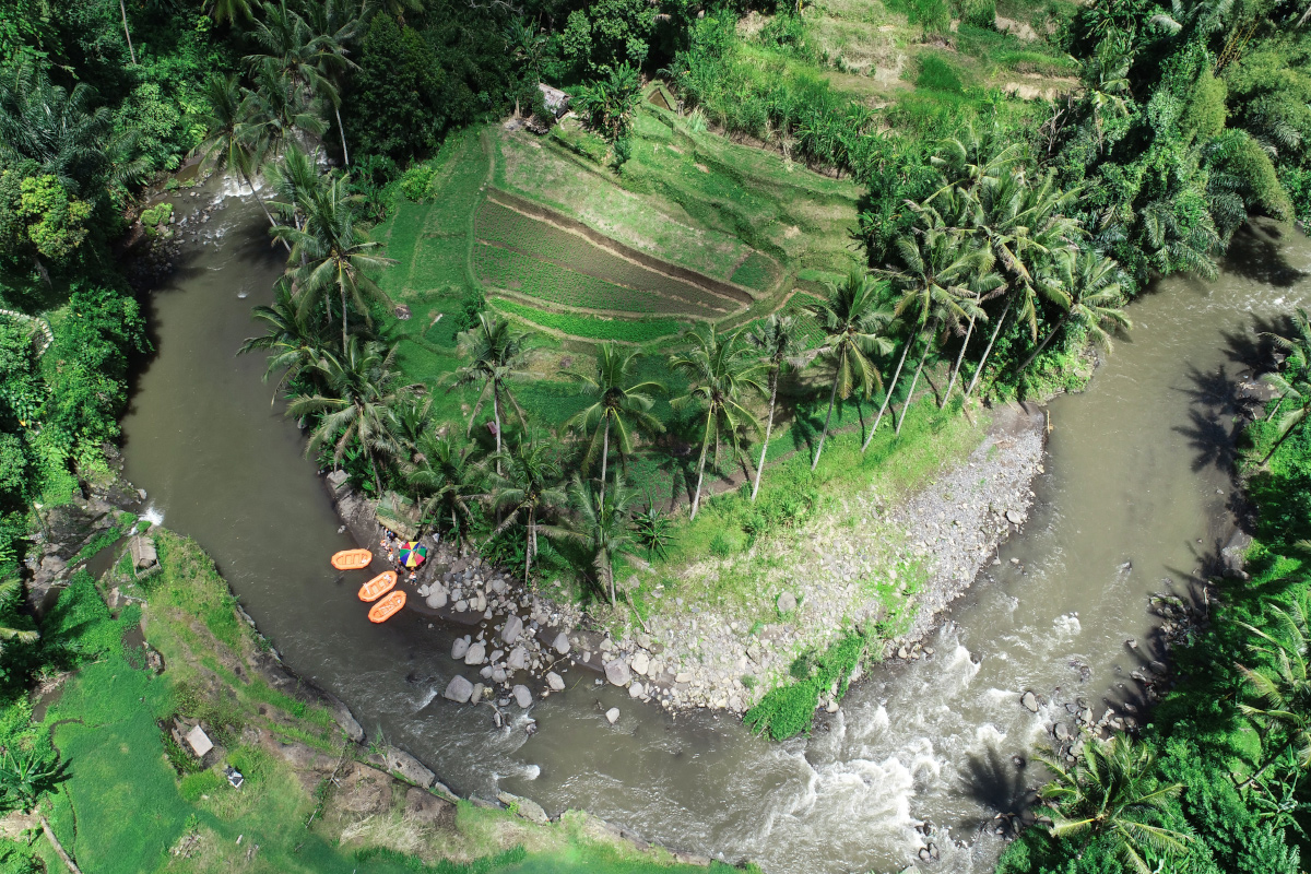 관광객들이 우붓의 아융강 래프팅을 좋아하는 5 가지 이유