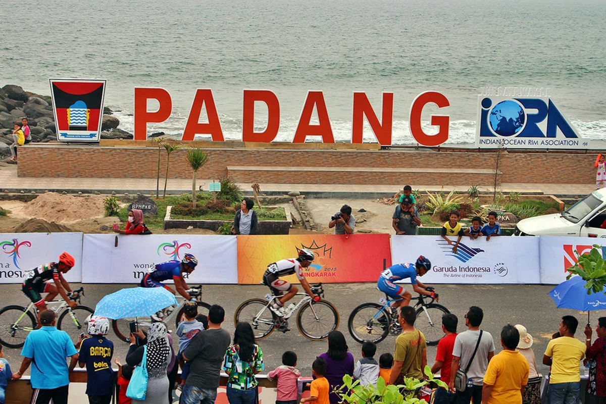 TOUR DE SINGKARAK 2018: Cycling across Breathtaking WEST SUMATRA