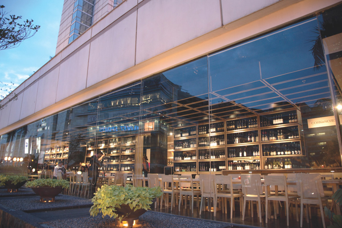 Enjoy Your Night with These 13 Hype Bars in Jakarta