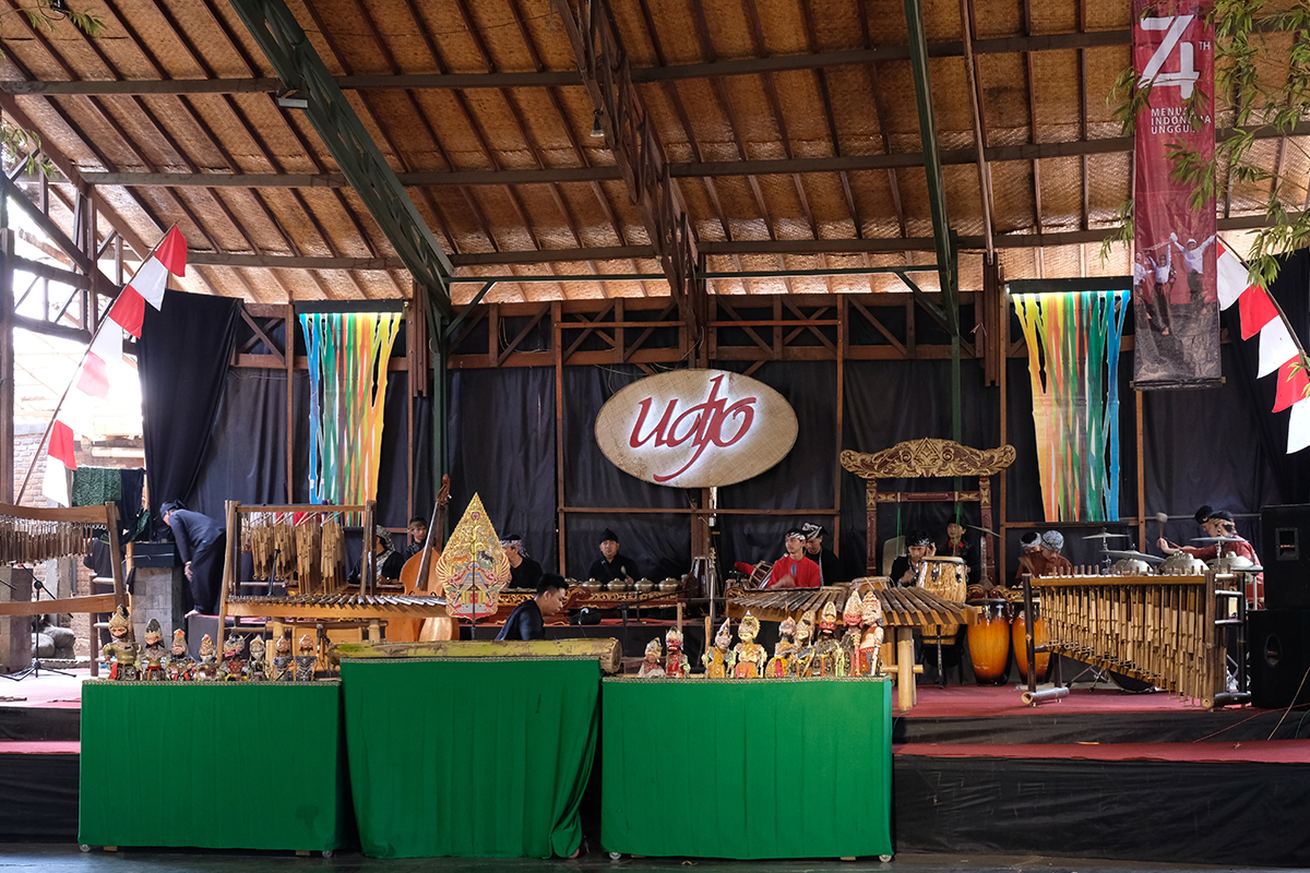 Destinasi wisata ikonik Indonesia, Saung Mang Udjo, Bandung