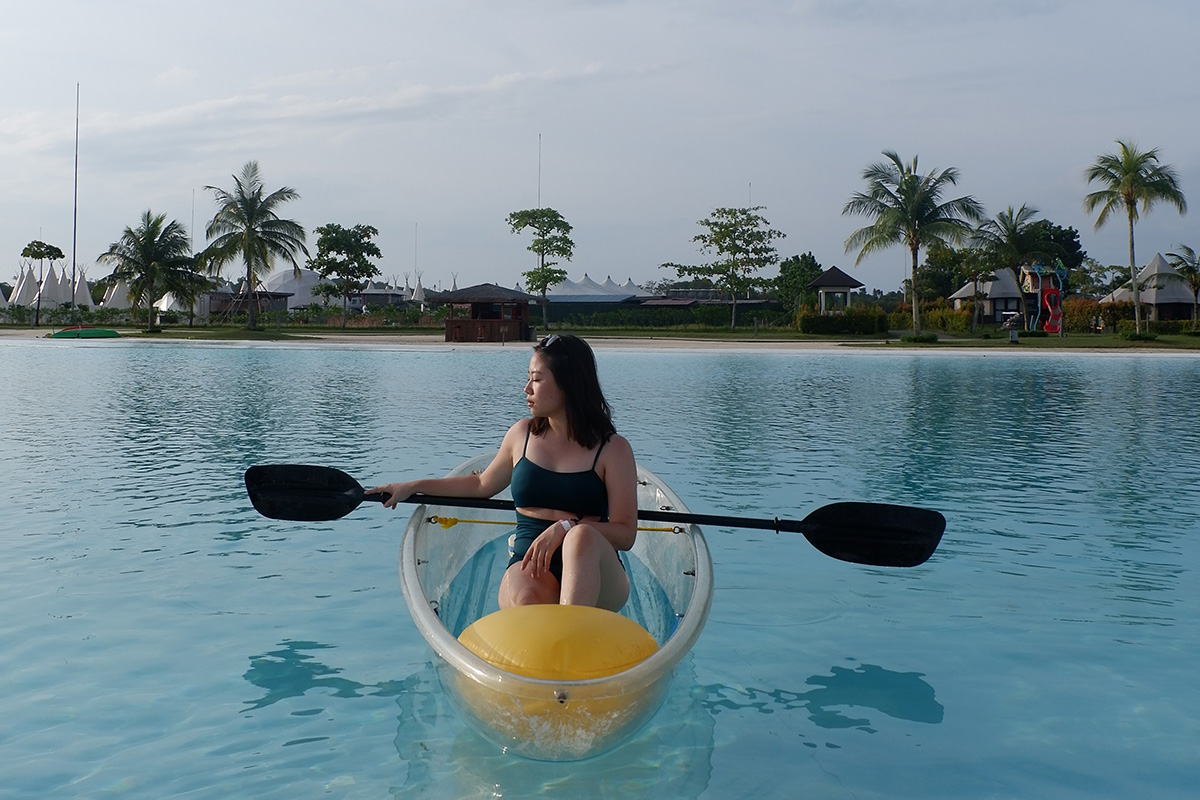 experiencing the seawater at treasure bay in bintan