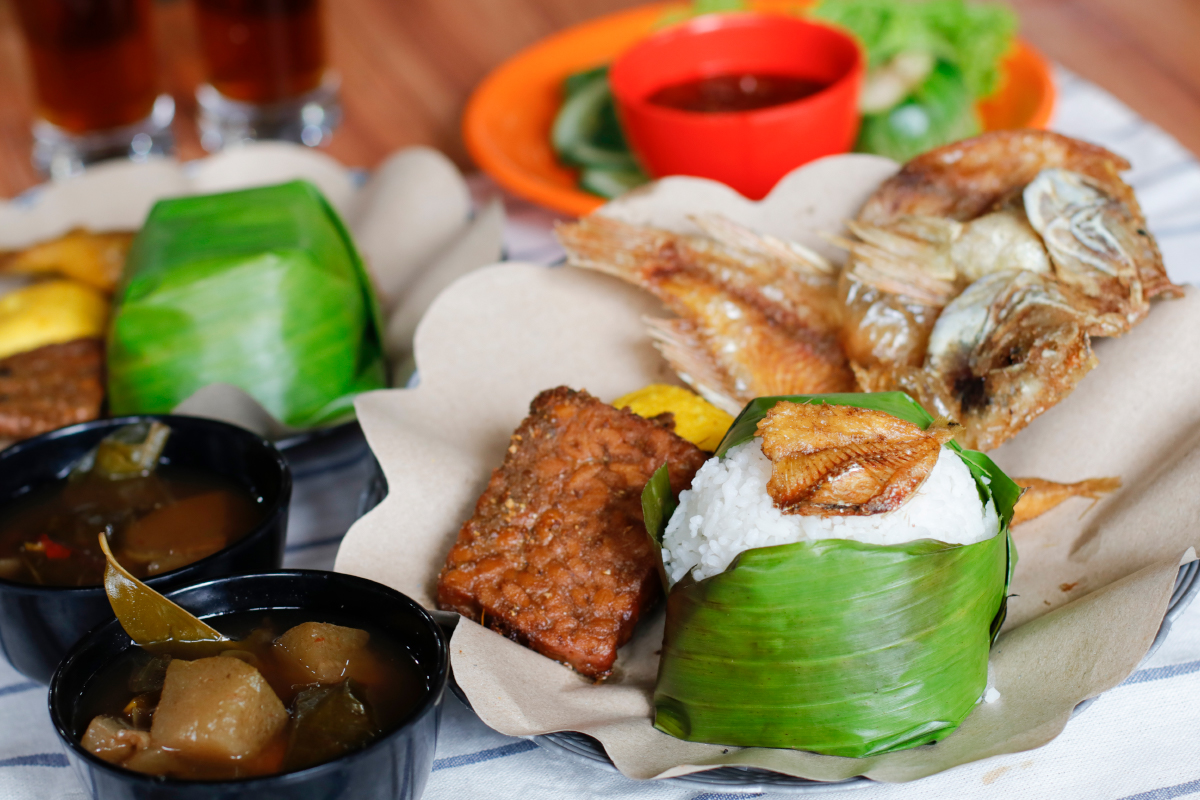 Nasi Timbel di 3 Resto Ciwidey Ini Siap Menggoyang Lidah Coba Yuk