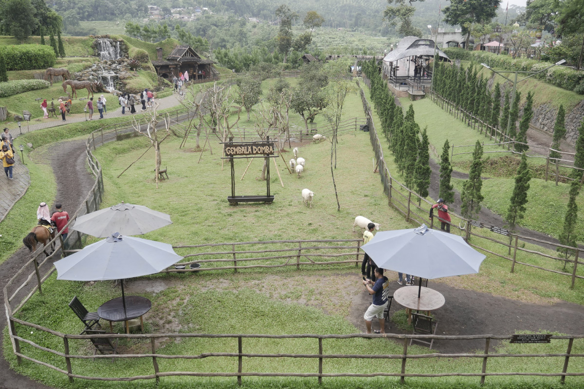 Destinasi sekitar Desa Wisata Batulayang, The Ranch Cisarua