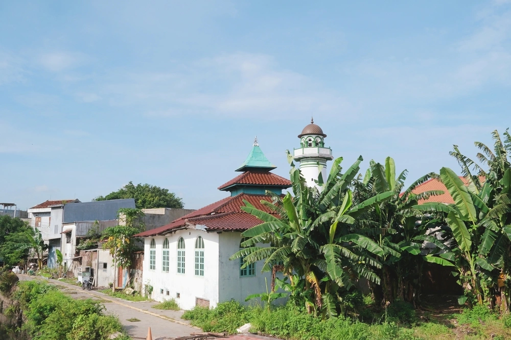 Tempat bersejarah di Semarang Masjid Layur Kampung Melayu - Indonesia Travel