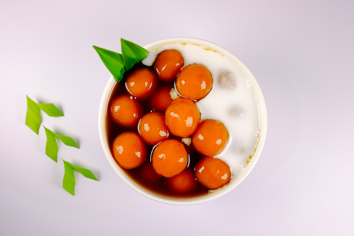 Sajian khas Ramadan kolak biji salak dari Jakarta