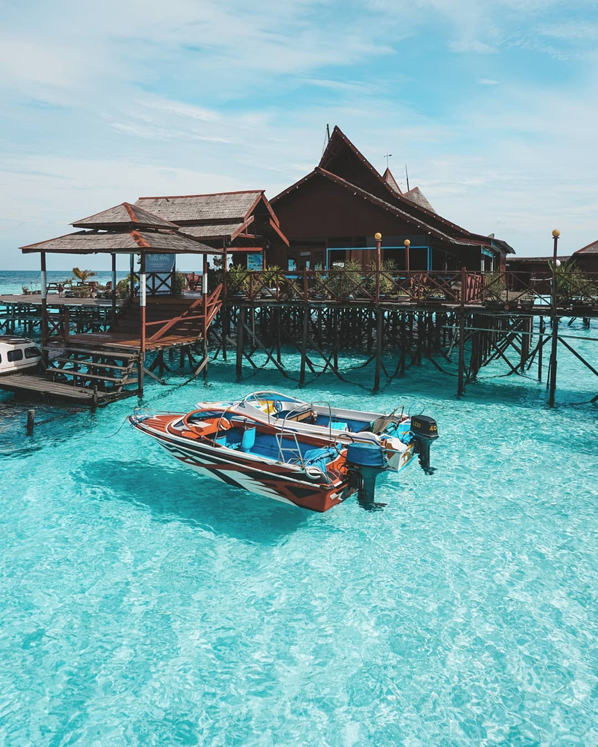 احصل على المتعة الصيفية في هذه الفيلات والبنغلات المائية في إندونيسيا