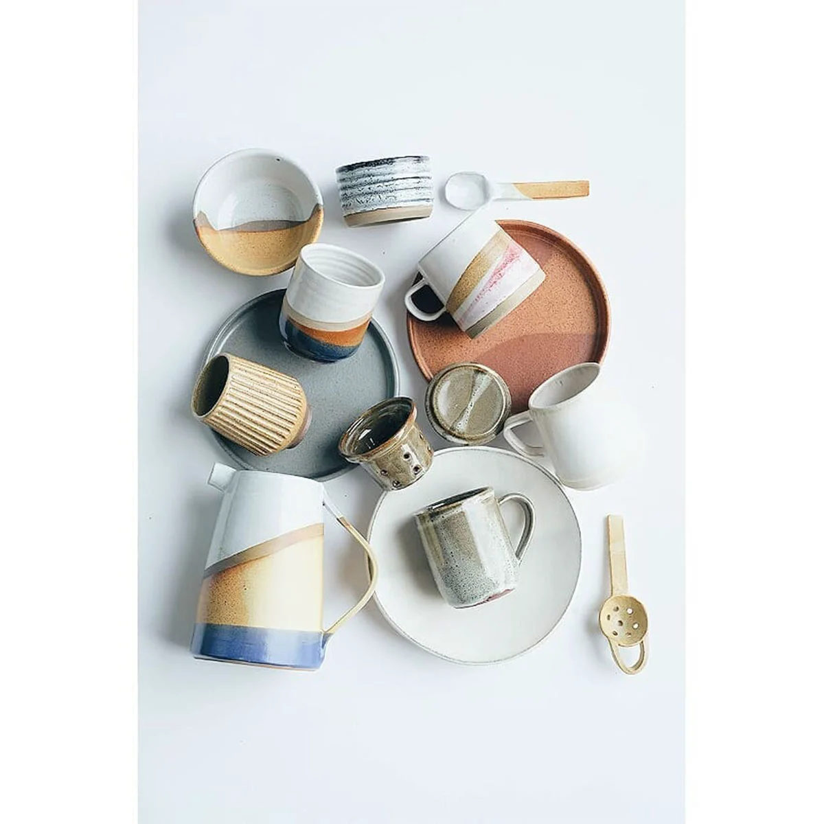 Kerajinan keramik teko dan cangkir Ayu Larasati Ceramics