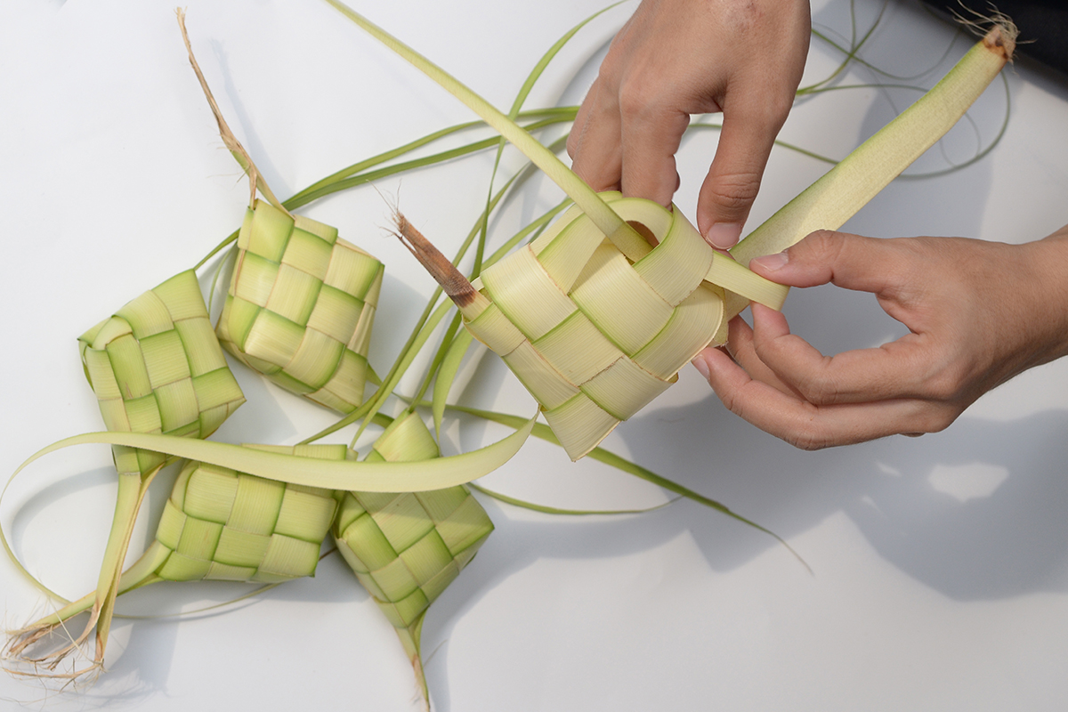 weaving-ketupat