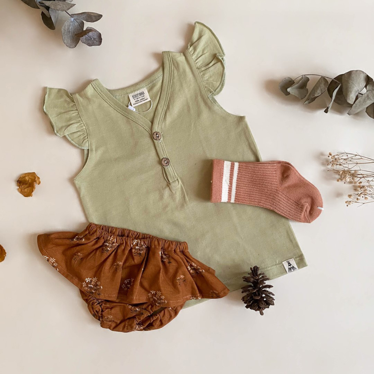 Set pakaian anak yang menggemaskan milik Bohopanna