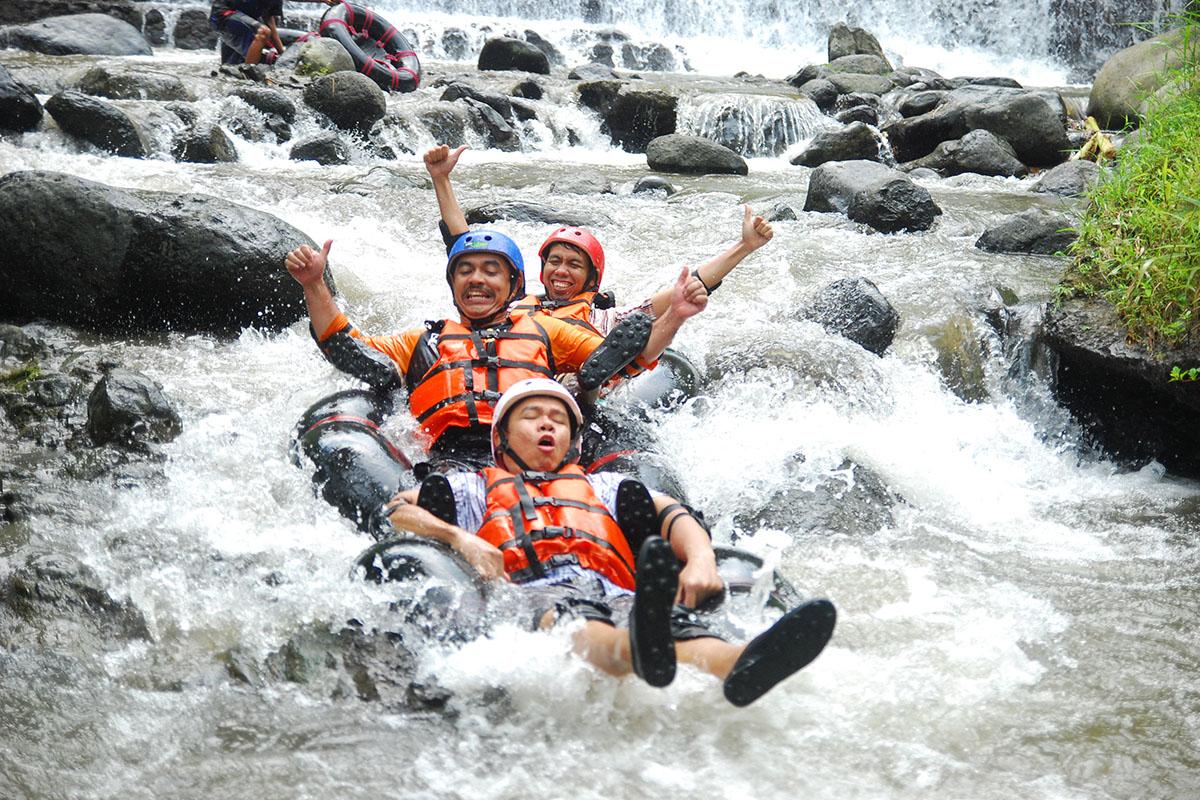 Arung jeram di Kali Kreo