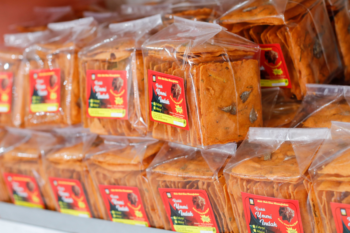 Berburu Oleh-Oleh di Tanah Minang 5 Camilan Khas Ini Tak Boleh Dilewatkan