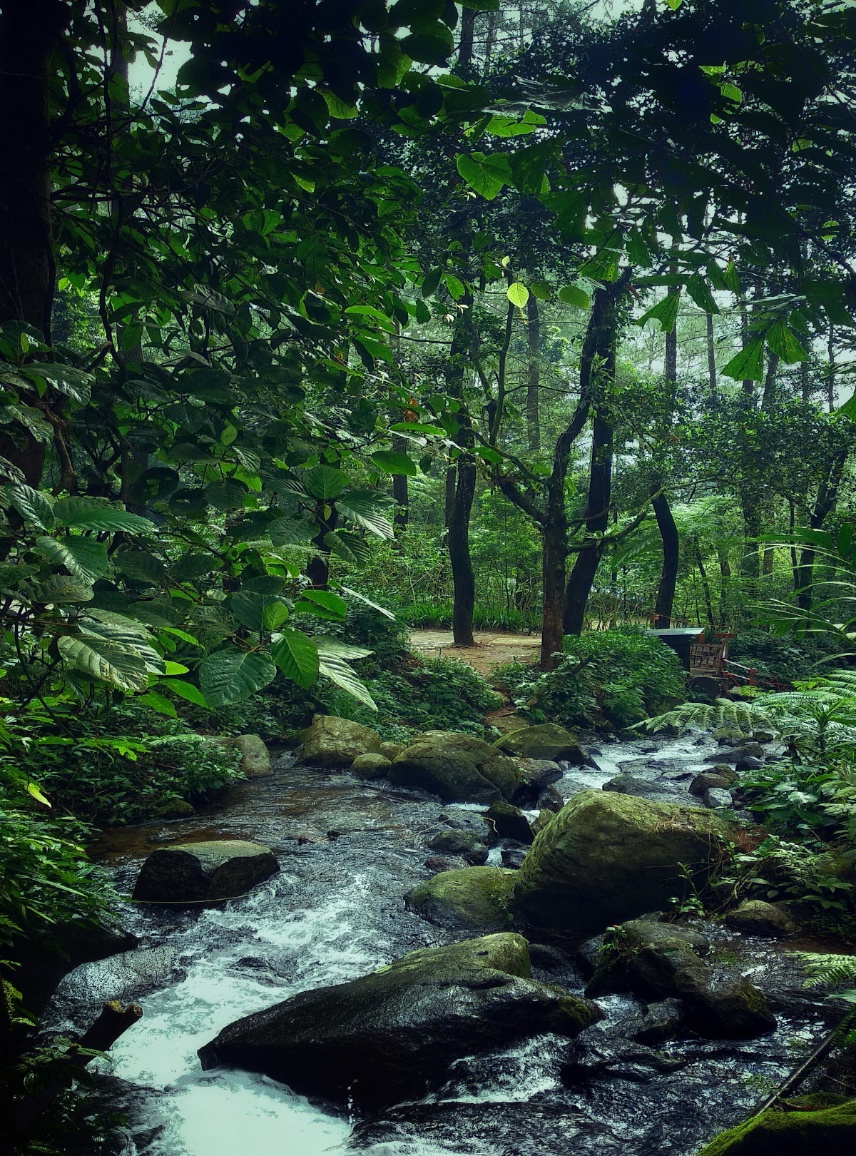 Destinasi sekitar Desa Wisata Batulayang, Curug Cilember