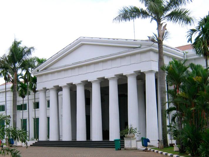Cruise around Kota Tua: Old Batavia of Dutch East India Company Heydays