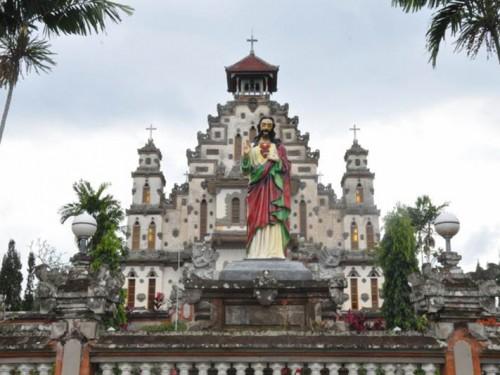 خمسة كنائس رائعة في إندونيسيا