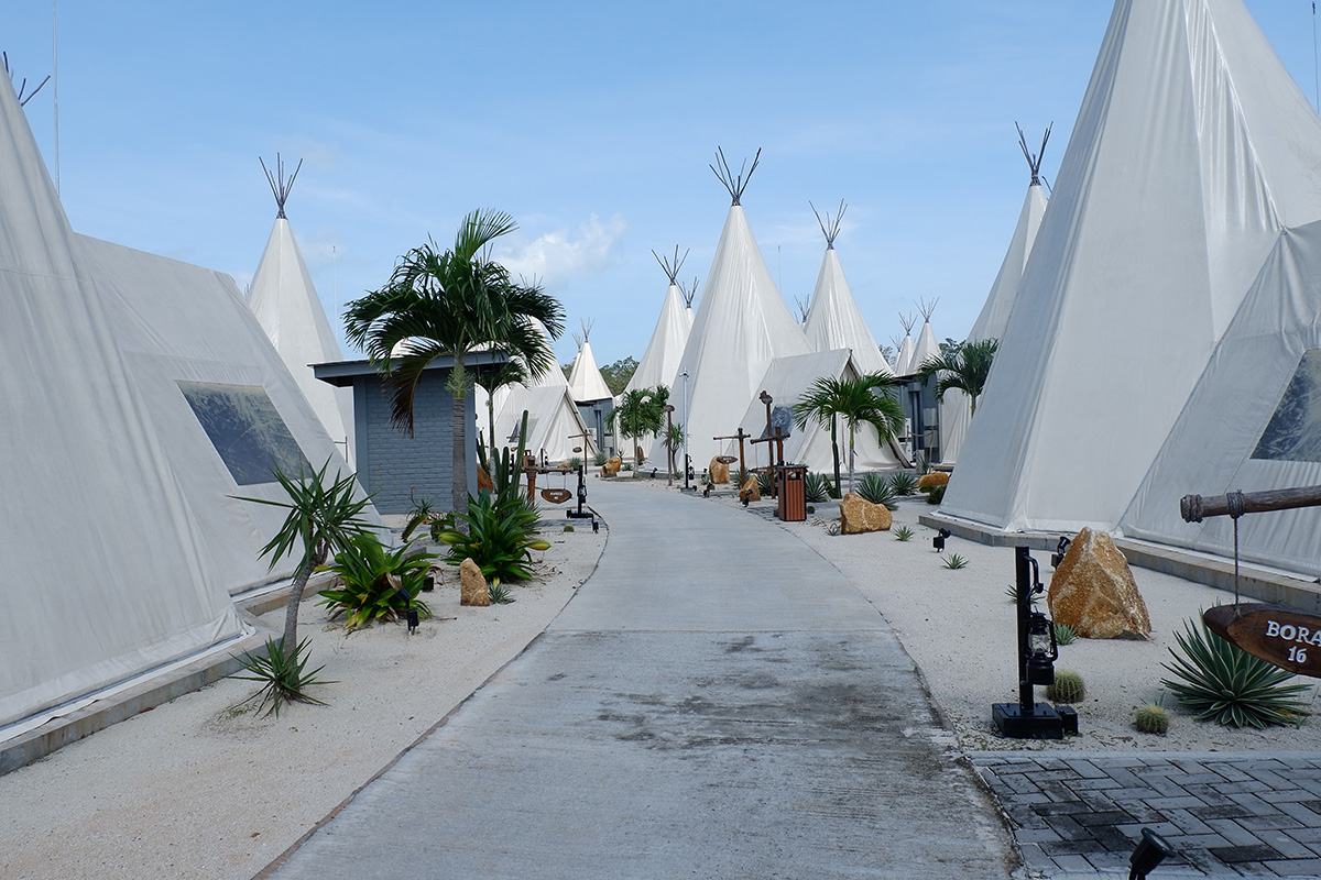 Enjoying the cozy glamping at the anmon resort in bintan