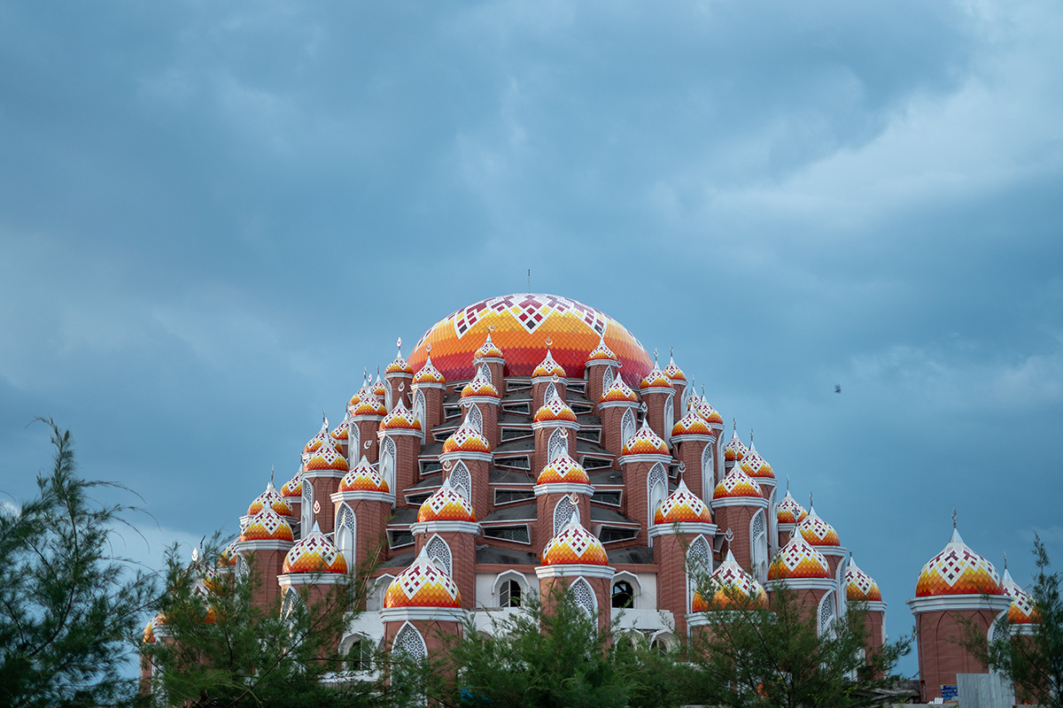 Masjid 99 Kubah, Makassar