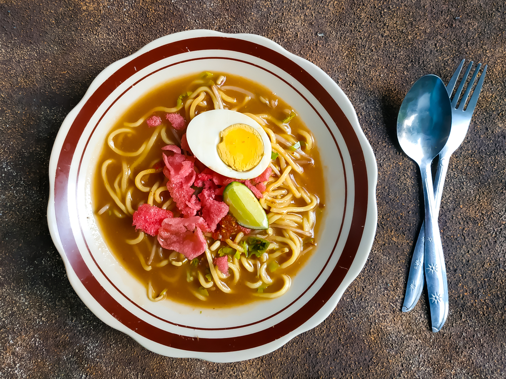indomie kuah rempah - indonesia travel